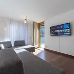 Habitat شقة ترينتو